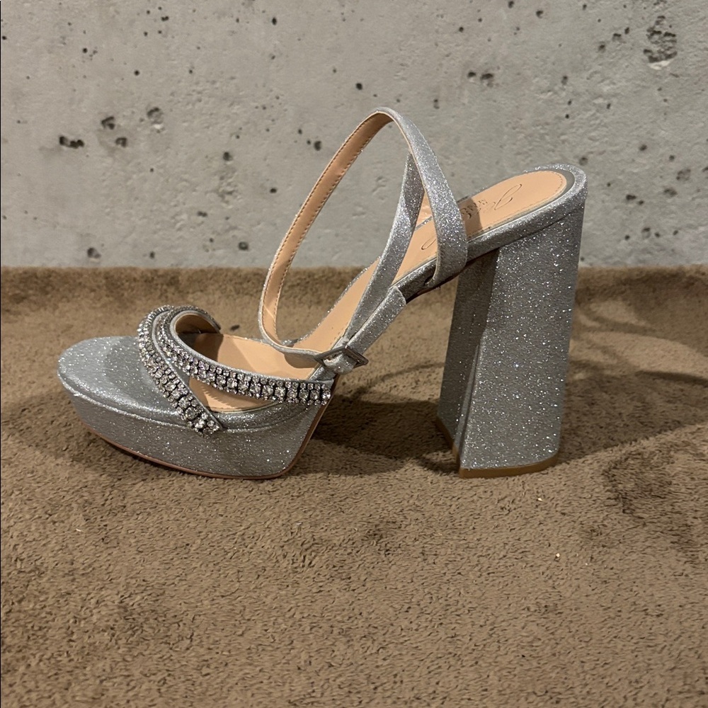 Jewel Badgley Mischka Silver Rochel Platform Heels W/ Gemstone Straps - Size 8 - Picture 6 of 9